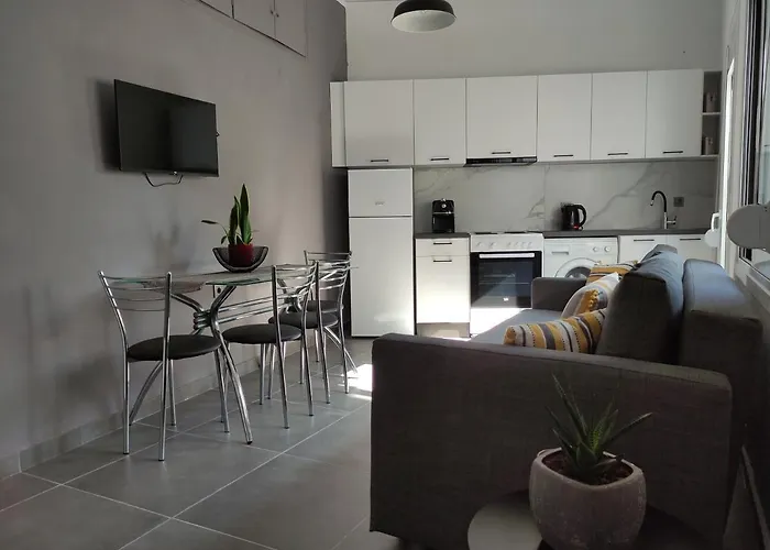 Karavela Street Apartment